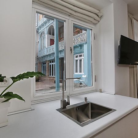 Eva'S Pavaroti Tbilisi Bagian luar foto