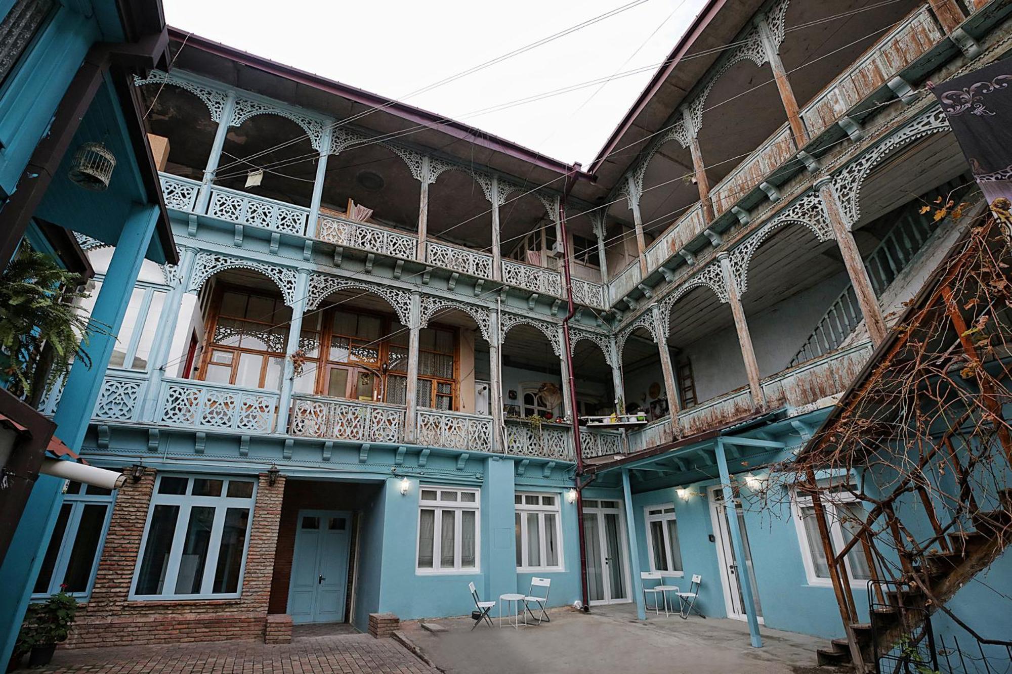 Eva'S Pavaroti Tbilisi Bagian luar foto