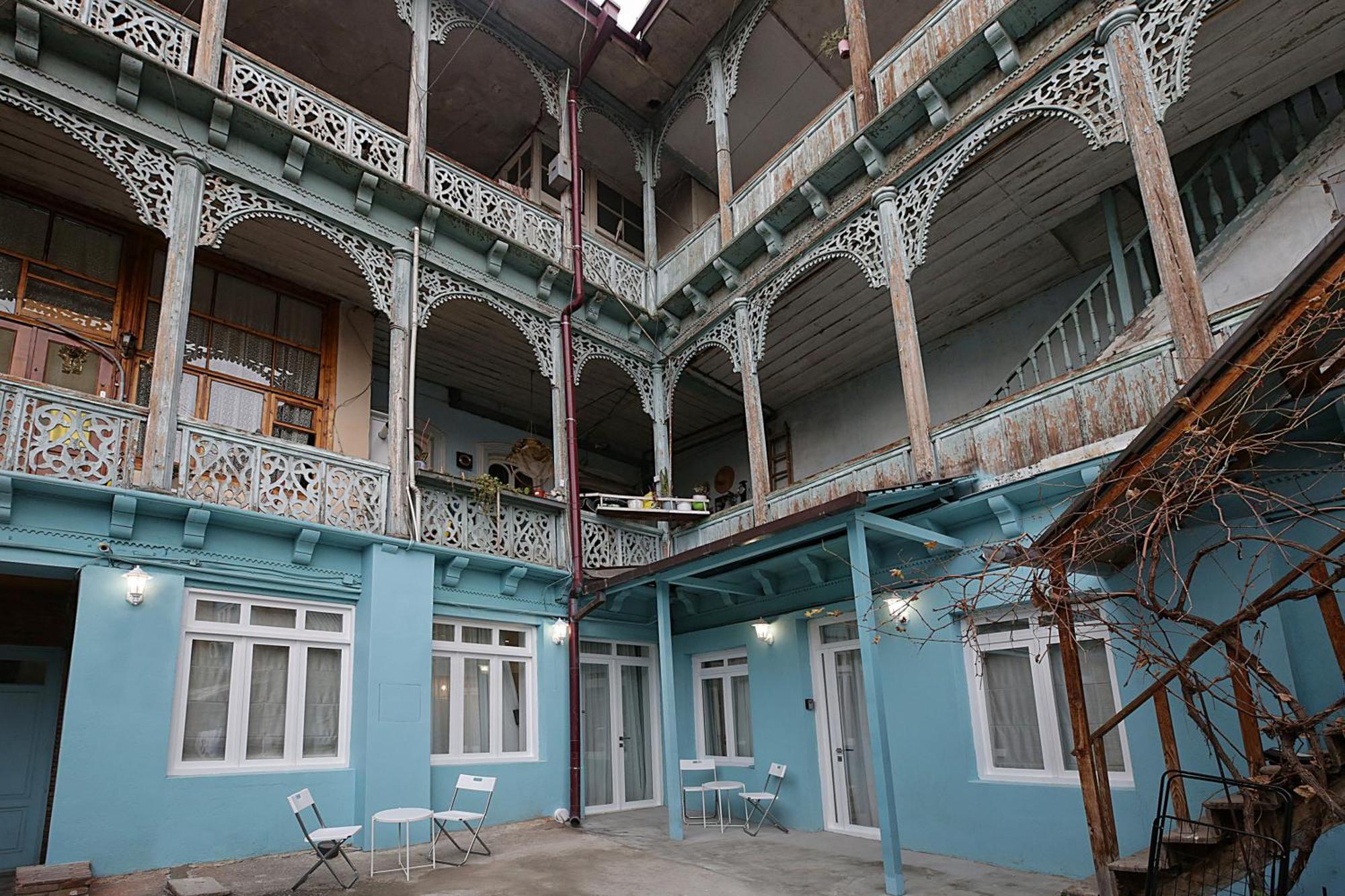 Eva'S Pavaroti Tbilisi Bagian luar foto